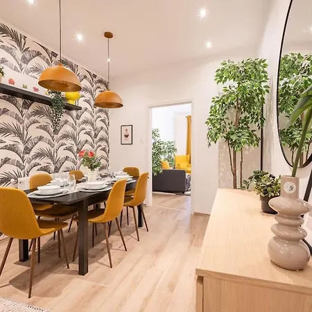 Warm Elegance Retreat : 75 M2 Comfort Near New York Cafe * Budapešť