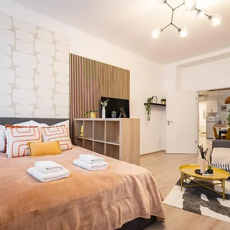 Warm Elegance Retreat : 75 M2 Comfort Near New York Cafe Apartmán Budapešť