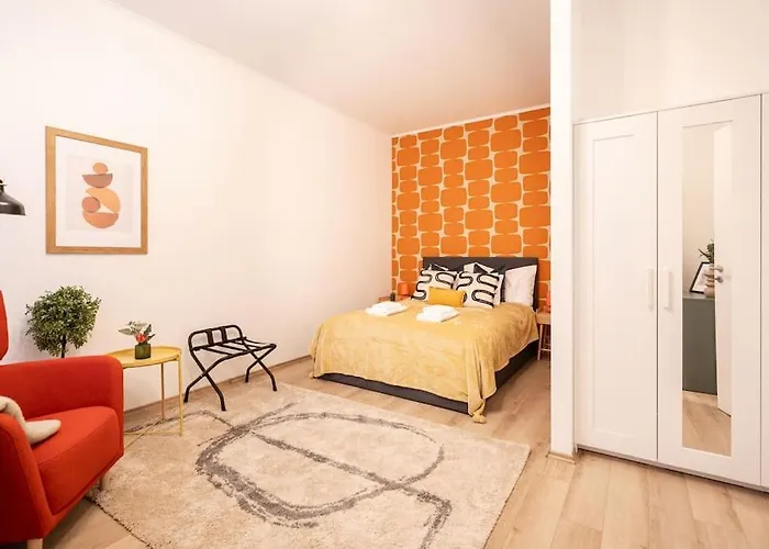 Apartament Warm Elegance Retreat : 75 M2 Comfort Near New York Cafe Budapesta